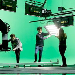 合作專業(yè)棚拍，優(yōu)化作品