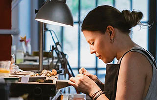 想成為珠寶設(shè)計(jì)大師？這些頂尖院校你不能錯(cuò)過(guò)！