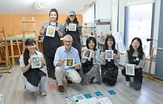 獨家直擊｜BCU視覺傳達大咖Andrew Kulman版畫工坊，刀鋒與色彩齊飛！