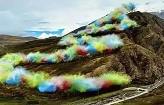 “升龍”還是“翻車(chē)”？始祖鳥(niǎo)×蔡國(guó)強(qiáng)事件背后的時(shí)尚與藝術(shù)教育啟示